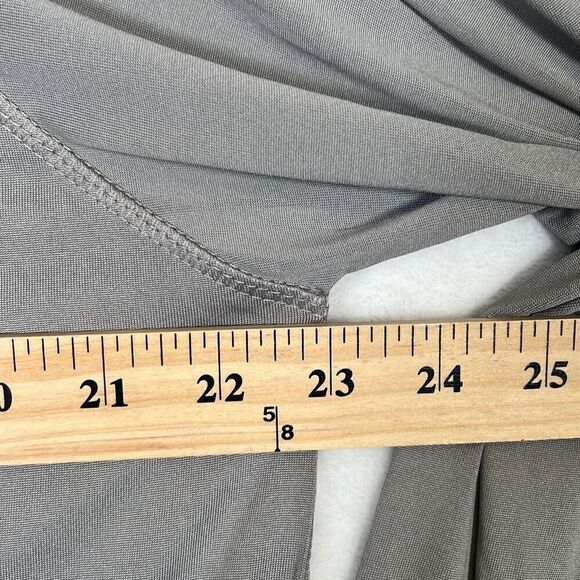 Under Armour Women's gray Heatgear Velocity Twist Hoodie- women large-NWT - Picture 3 of 10